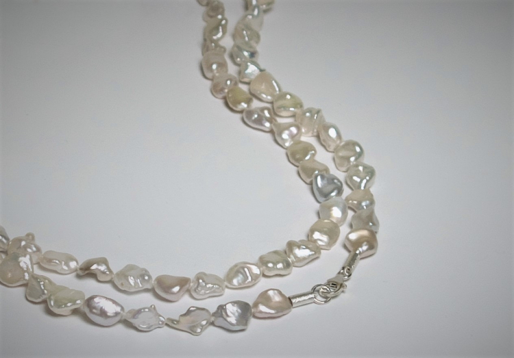 Keshi-Perlenkette mit Karabiner aus 925 Silber, 55 cm
