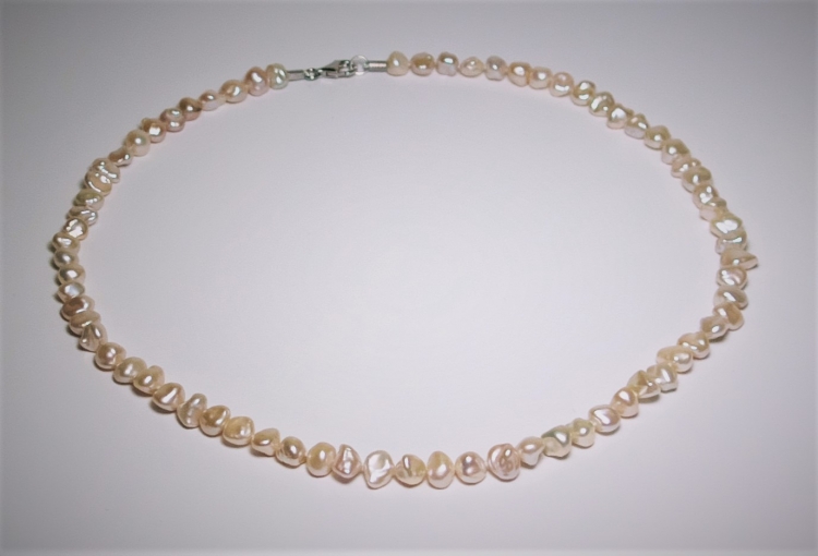 Keshi Perlenkette mit Karabiner­verschluss, Silber, 55 cm
