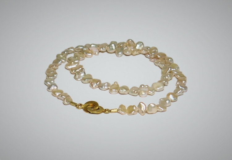 Keshi Perlenkette mit Ring-Ring-Verschluss, 45 cm