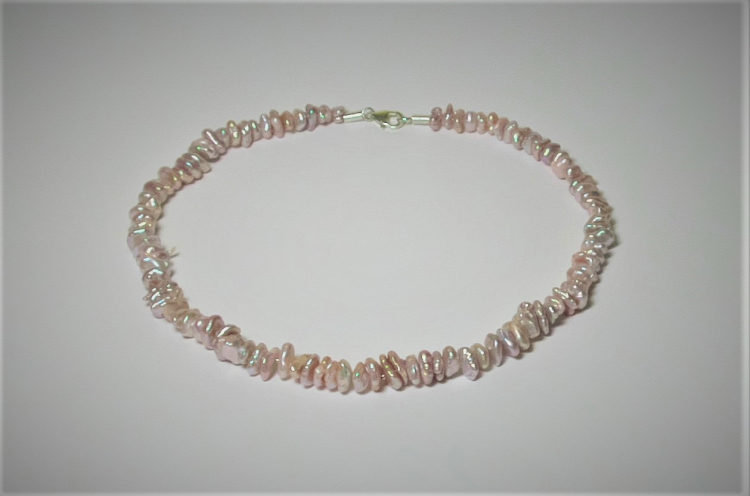 Rosa Keshi Perlenkette mit Karabiner­verschluss aus Silber, 45 cm