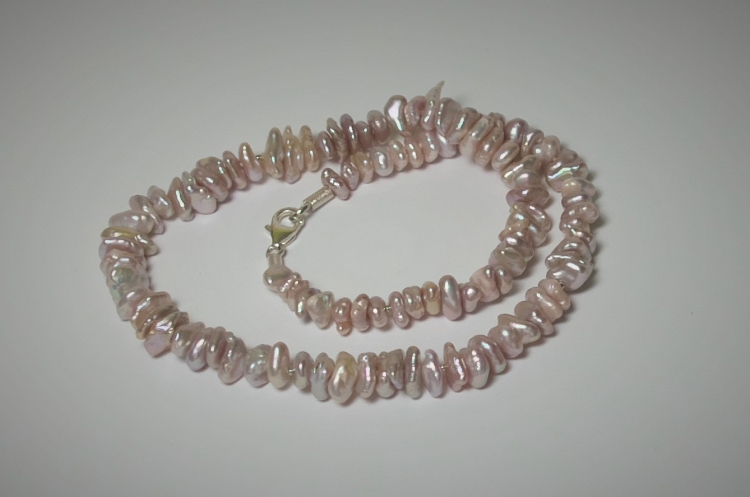 Rosa Keshi Perlenkette mit Karabiner­verschluss aus Silber, 45 cm