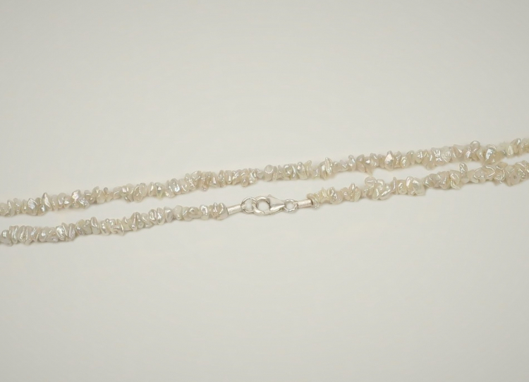 Zierliche Keshi Perlenkette mit Karabiner­verschluss 45 cm